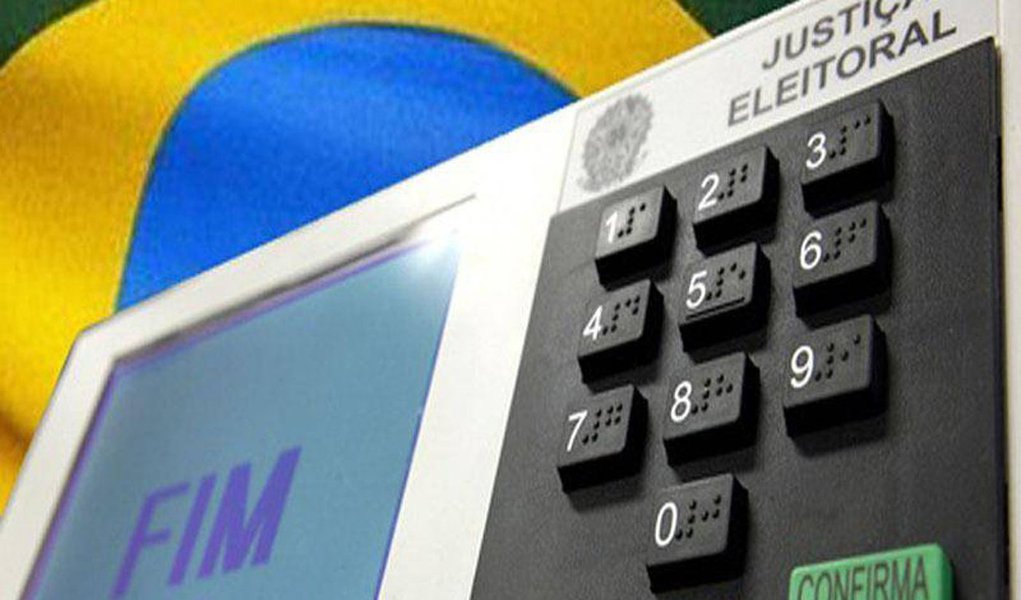 Serra lidera pesquisas com 30%