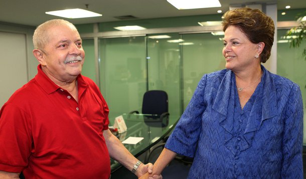 Às vésperas de CPMI, Dilma encontra Lula