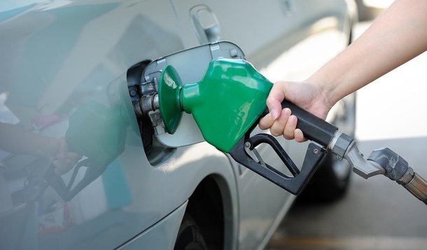 Gasolina deve ter reajuste de 5%, prevê Copom