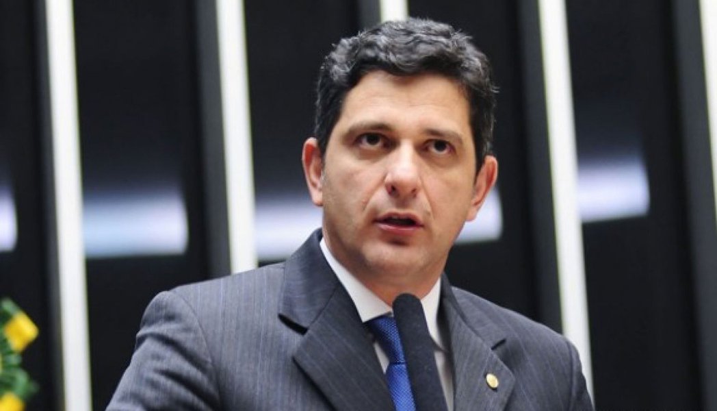 "Se o PMDB entender que o PT não é fundamental, o PT construirá seu caminho"