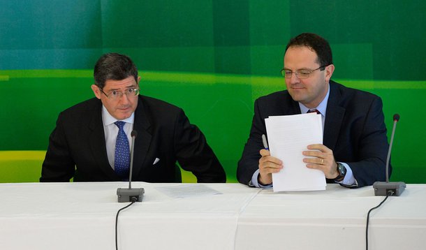 Governo reduz meta, mas congela R$ 8,6 bi em gastos