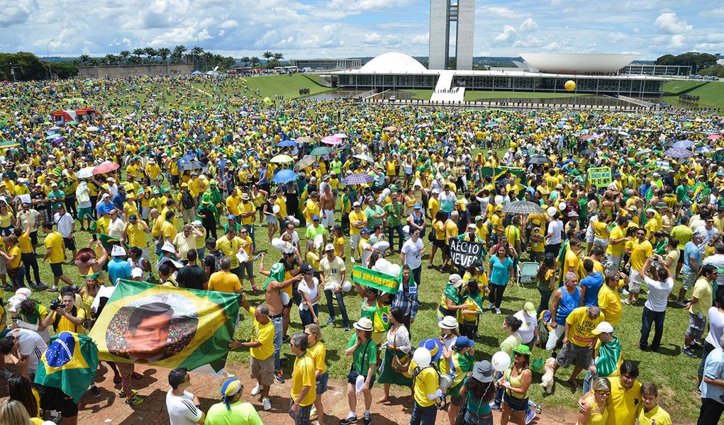 Combate à corrupção ou golpe?