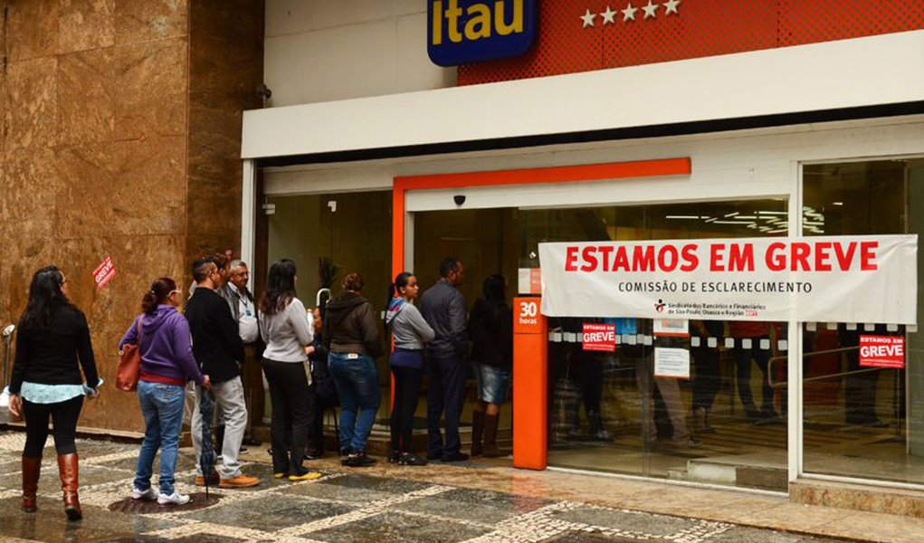 Greve dos bancários já dura 23 dias, a maior desde 2004