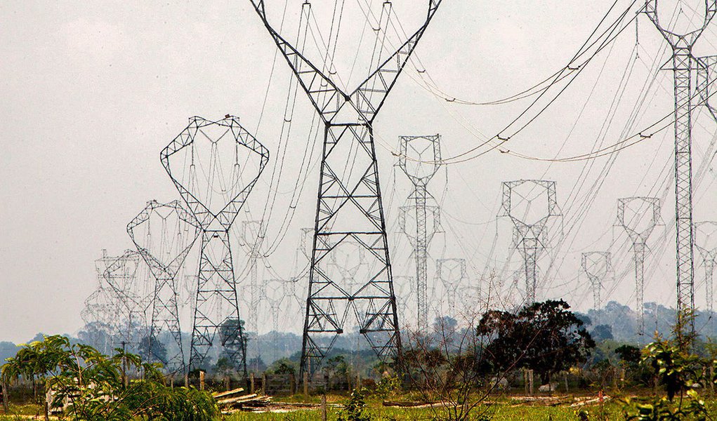 Após golpe, empresas estrangeiras compram R$ 80 bilhões em ativos do setor elétrico