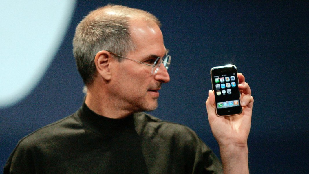 10 anos atrás, lançamento do iPhone mudava o mundo