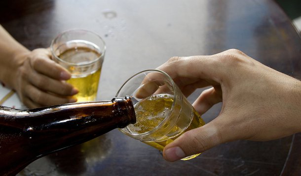 Cerveja pode ser mais eficaz que paracetamol no alívio da dor