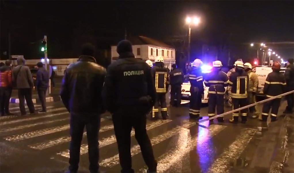 Homem com bombas faz 11 reféns na Ucrânia
