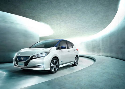 Eletrificação acelerada: 10 mil europeus encomendam o novo Nissan LEAF em dois meses