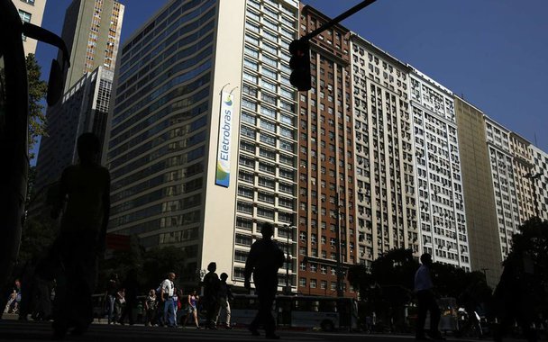 Justiça do Trabalho suspende leilão de 4 distribuidoras da Eletrobras