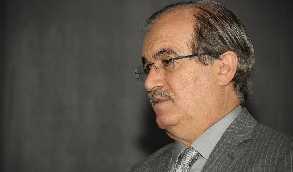 Ex-acionista critica Estácio por demissão em massa