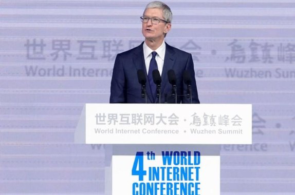 Apple, que produz iPhone na China, pede fim de guerra comercial