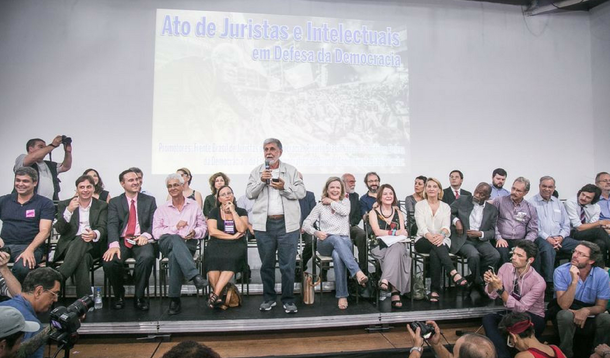 Juristas criticam sentença de Moro: Não precisamos de heróis, mas de juízes imparciais