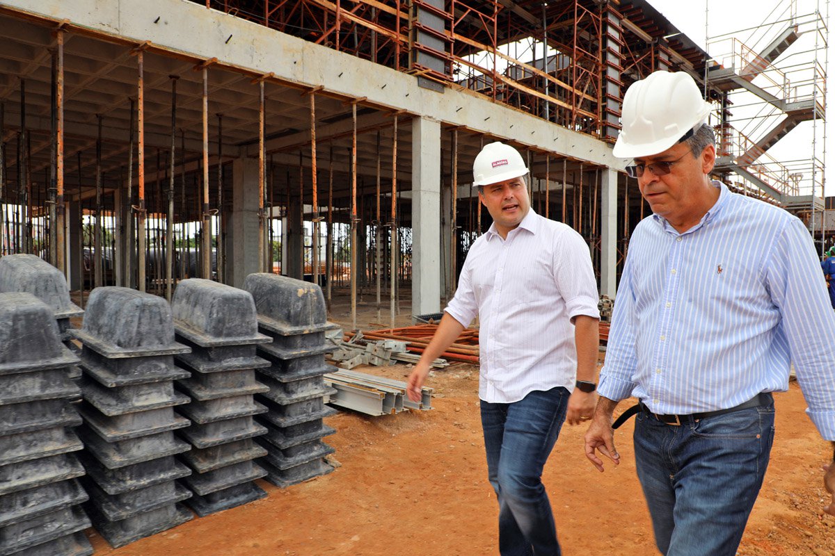 Renan Filho diz que construção de hospitais vai gerar empregos