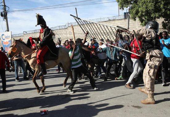 Protesto contra Trump fecha embaixada dos EUA no Haiti