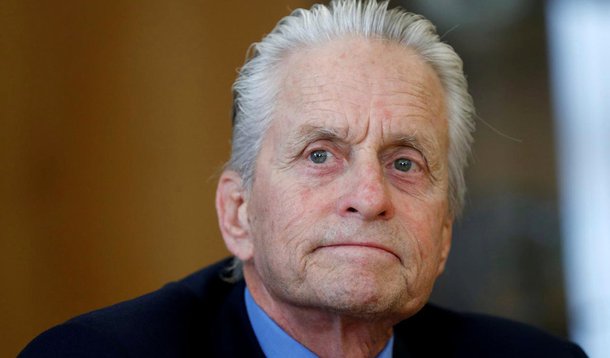 Ator Michael Douglas é acusado de assédio sexual na década de 1980