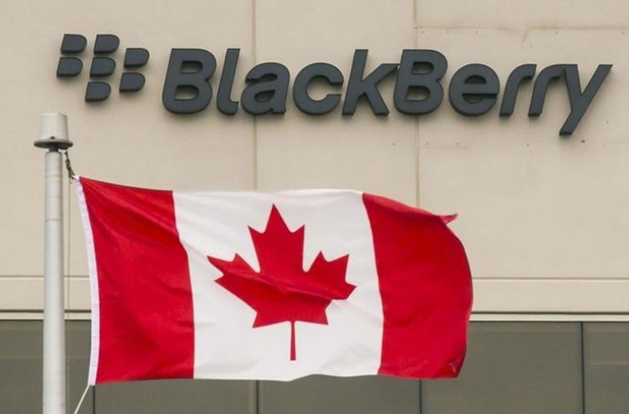 Blackberry lança software de segurança para carros autônomos