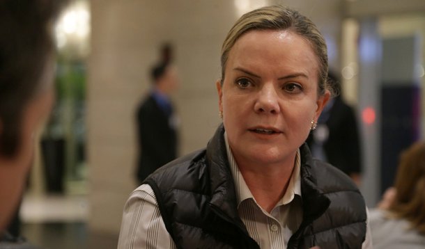 Gleisi Hoffmann afirma que PT não apoiará Eunício Oliveira 