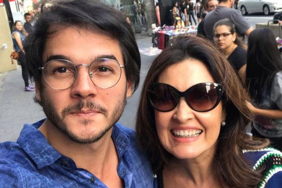 Namorado de Fatima Bernardes prega democratização da mídia