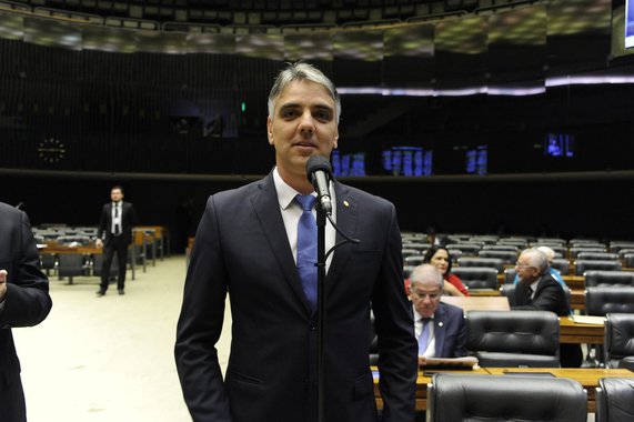 Deputado diz ter liberado R$ 15 mi para a educação sergipana