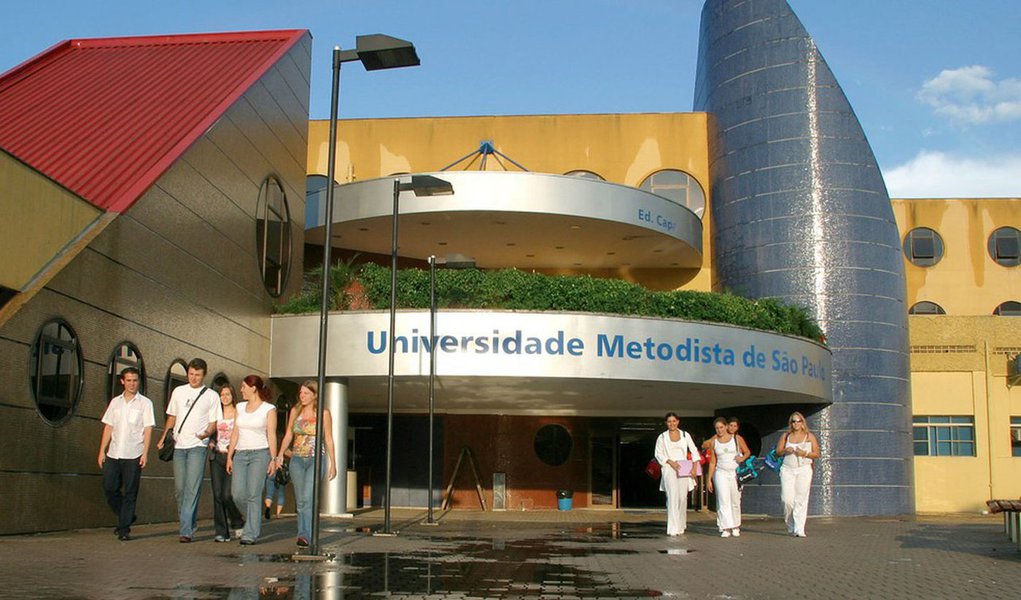 Justiça suspende nova demissão em massa