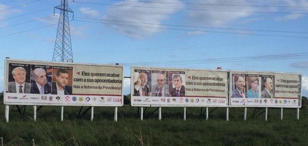 Entidades espalham 100 outdoors denunciando deputados do RS favoráveis à reforma