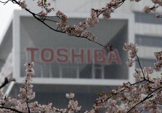 Toshiba prevê primeiro lucro líquido anual em 4 anos