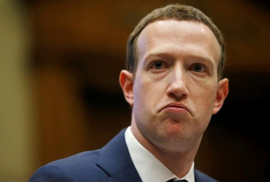 Facebook e Zuckerberg são processados após queda aguda das ações