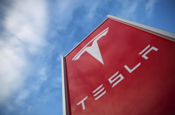 Panasonic avaliará investimento adicional em projeto com Tesla se solicitado, diz executivo