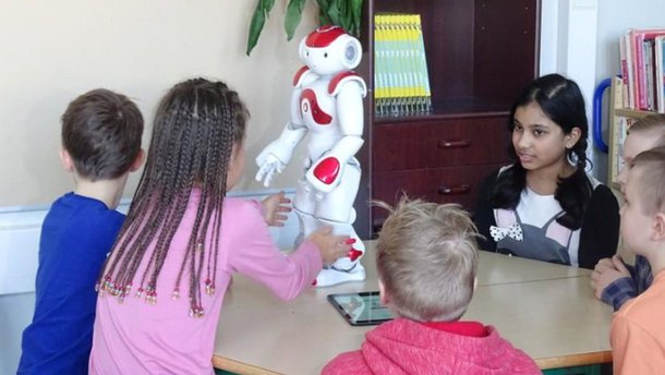 Professores tecnológicos: escola finlandesa testa robôs educadores