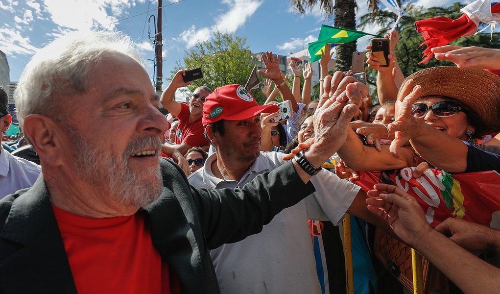 Nosso caminho é o da democracia e dizemos não às milícias da direita fascista