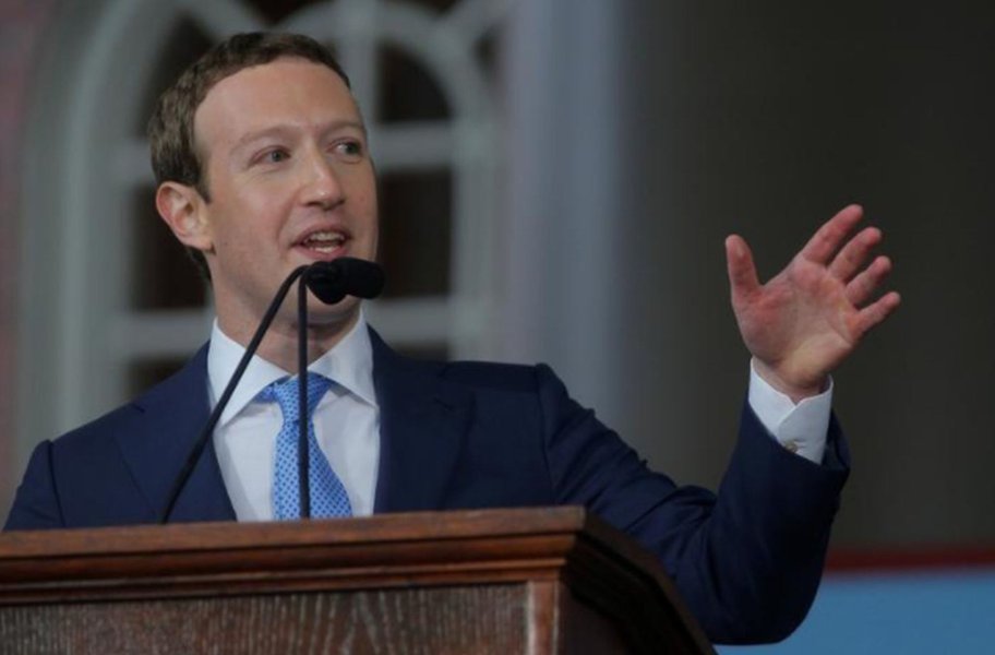 Zuckerberg reconhece erro em manipulação de dados de usuários do Facebook e promete restrições