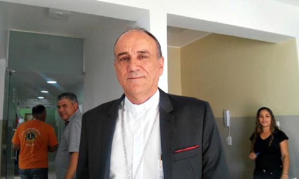 Bispo de Formosa e padres são presos acusados de desviar dinheiro