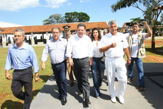 Em Morrinhos, Marconi inaugura mais um Colégio Militar