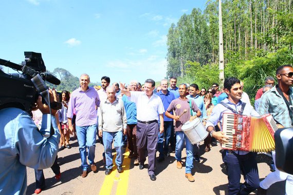 Marconi entrega duas rodovias na região de Pirenópolis