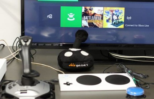 Fundação doa controles de games para hospital infantil. Por Kao Tokio
