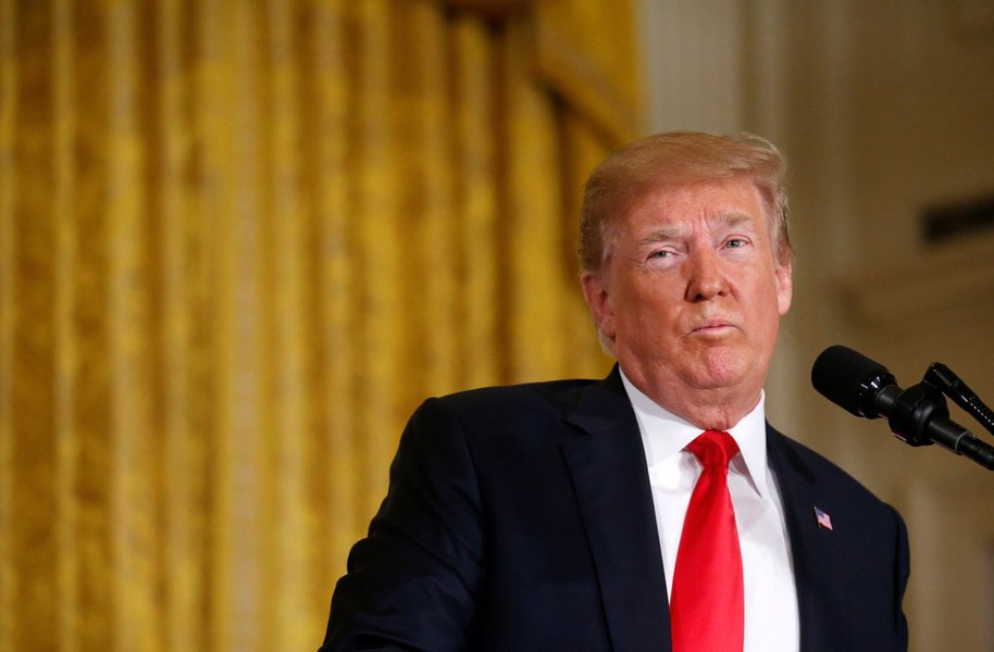 Trump diz que se expressou mal e que aceita conclusão sobre intromissão da Rússia na eleição