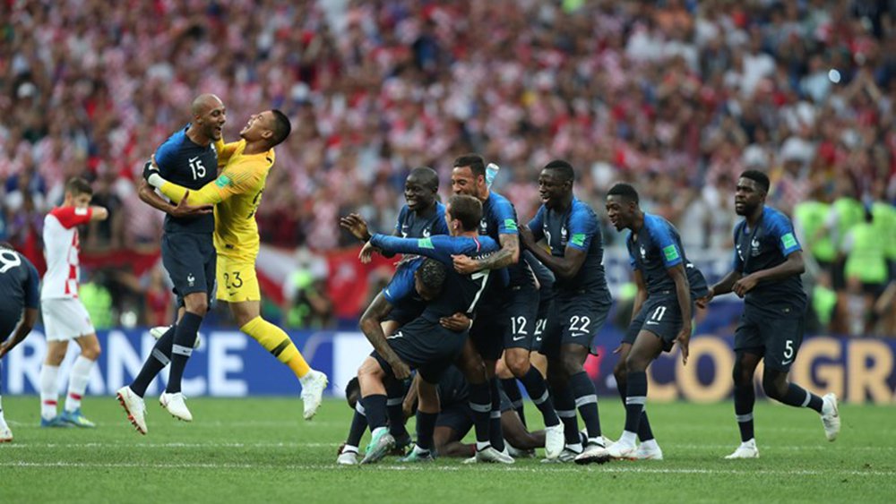 França bate Croácia por 4 x 2 e é bicampeã mundial