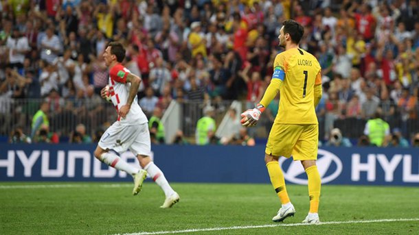 Goleiro francês falha e Croácia reduz diferença na final da Copa