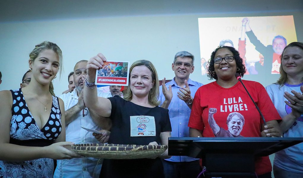 Em Cuba, culto ecumênico pede Lula Livre