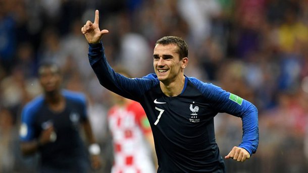 No 1º tempo da final da Copa, França vence Croácia por 2 x 1