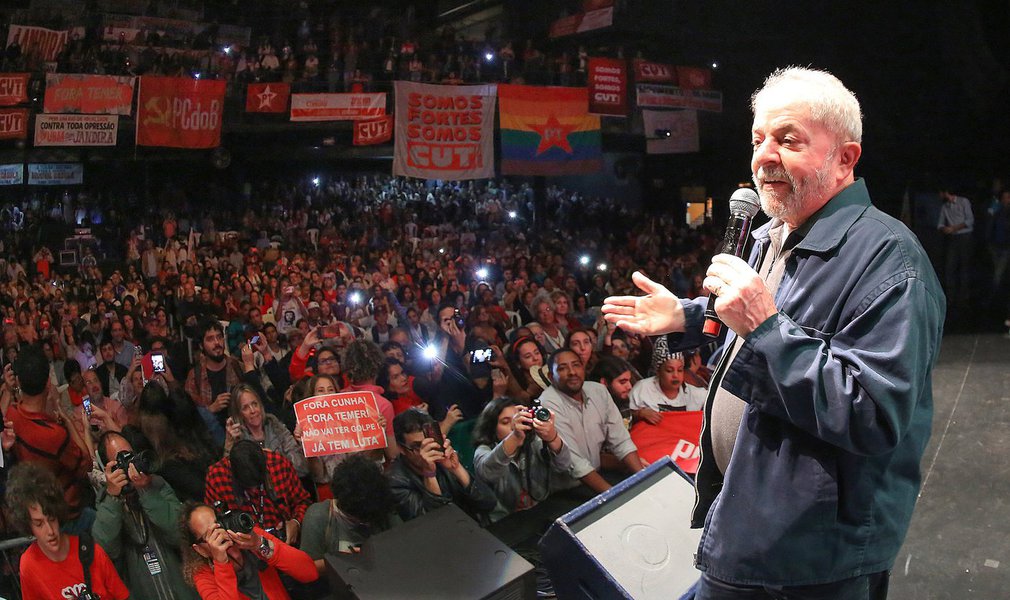 'Desmoralizar Moro antes das eleições seria terrível', ironiza professora
