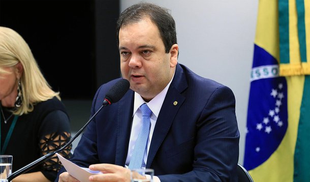 ‘Nem cinco dos 44 deputados do DEM estão com Bolsonaro’, diz Elmar