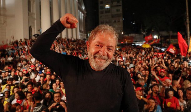 Meu grupo de Whats do condomínio e o "bandido Lula"