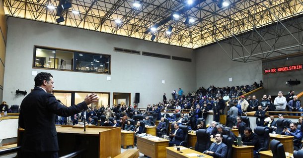 Vereadores derrubam quórum e votação dos projetos de Marchezan fica para a tarde