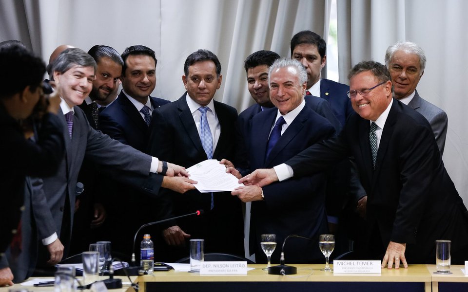 Rocha de Barros aponta as lições do leilão do centrão