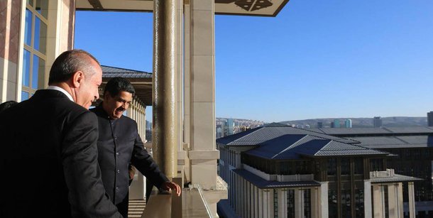 Maduro participa da posse de Erdogan com planos de fortalecer cooperação