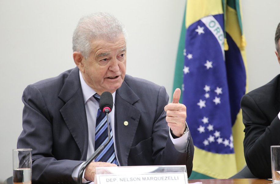 Além de dinheiro com assessor, PF acha R$ 5 mil na mala de Nelson Marquezelli
