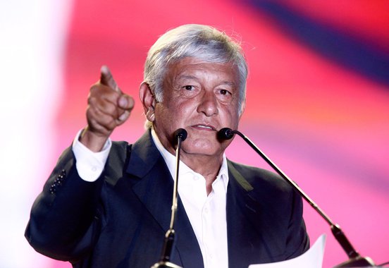 Obrador renuncia a segurança, a residência e a avião oficiais