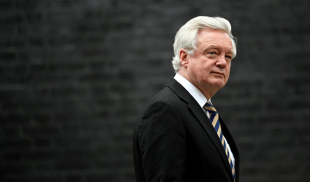 Ministro britânico do Brexit renuncia