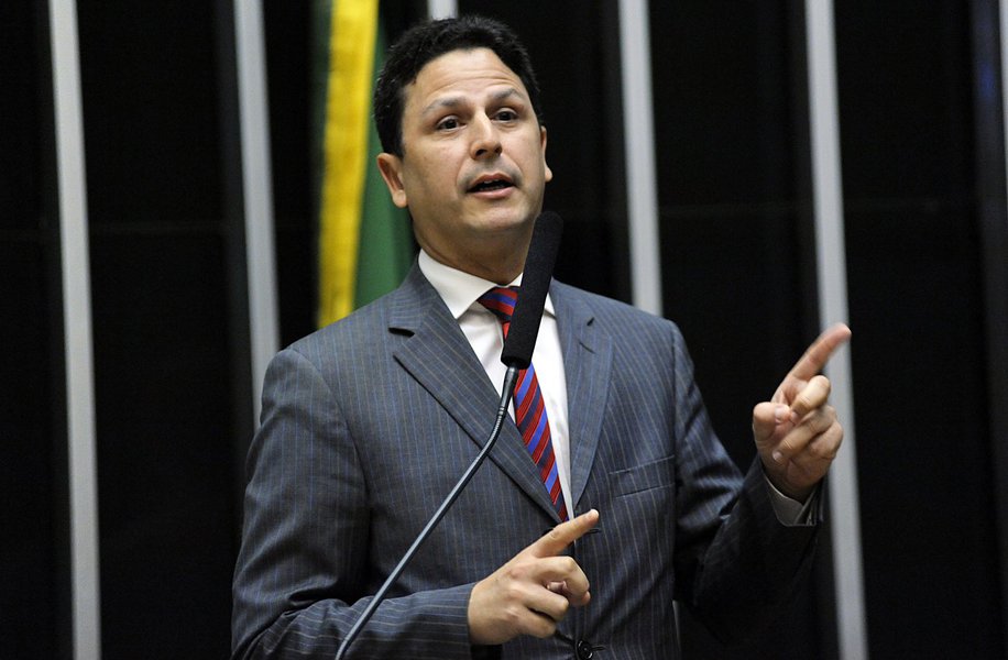 Dias Toffoli arquiva inquérito contra deputado do PSDB
